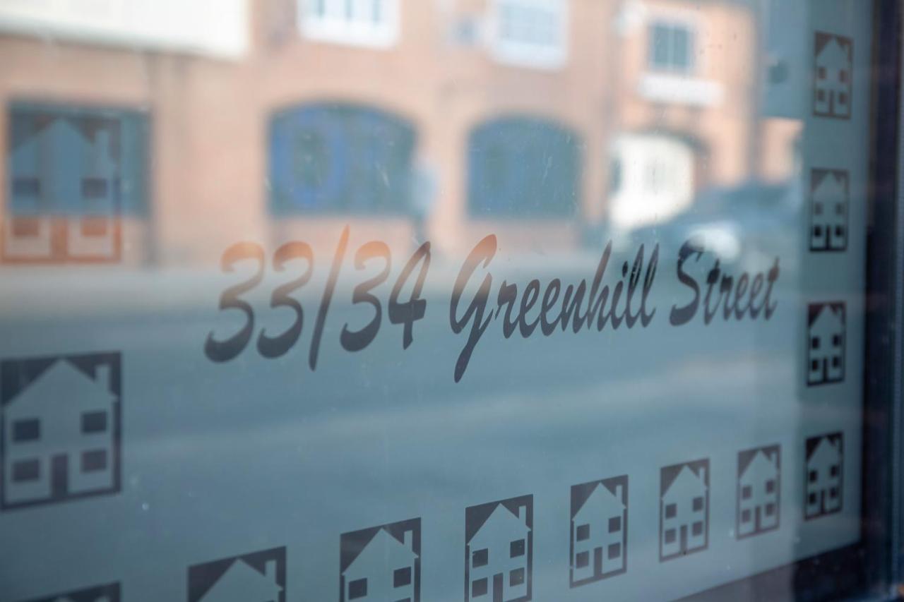 Modern Townhouse Apartment With Free Parking And Wifi Stratford-upon-Avon Kültér fotó