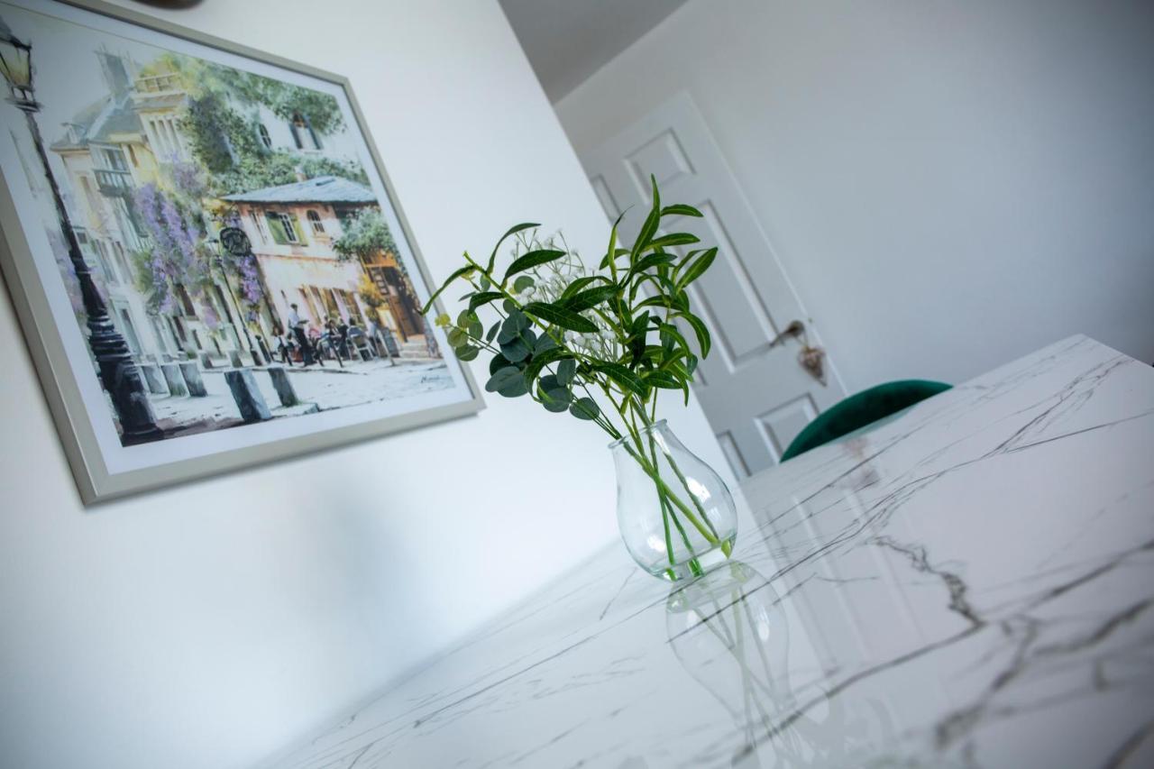 Modern Townhouse Apartment With Free Parking And Wifi Stratford-upon-Avon Kültér fotó