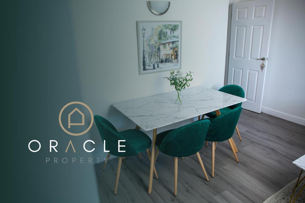 Modern Townhouse Apartment With Free Parking And Wifi Stratford-upon-Avon Kültér fotó